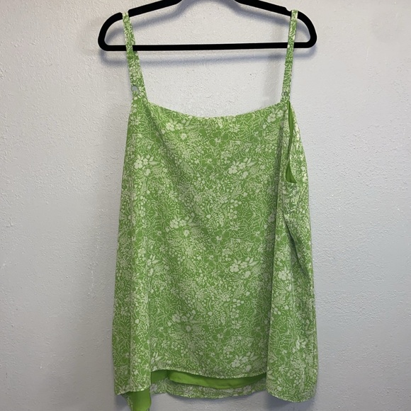 Torrid 3X Pin Tuck Square Neck Green Floral chiffon lined Camisole: 3511 - Picture 9 of 15